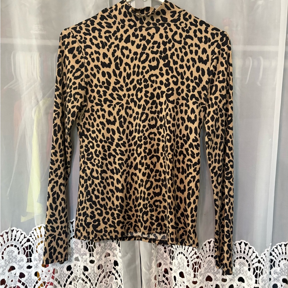 Leopard Print Long Sleeve Top